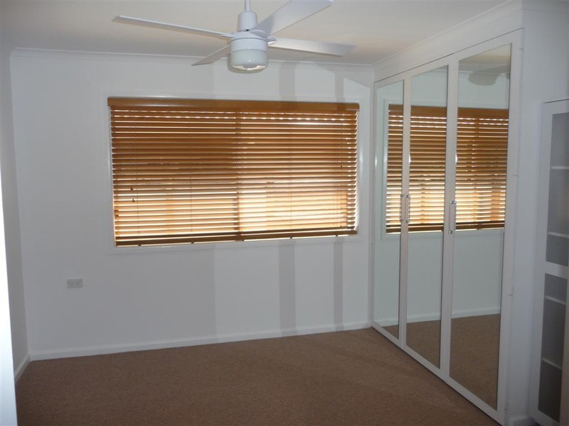 69 Long St, Point Vernon QLD 4655