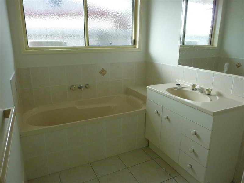 10 SPOONBILL WAY, Eli Waters QLD 4655