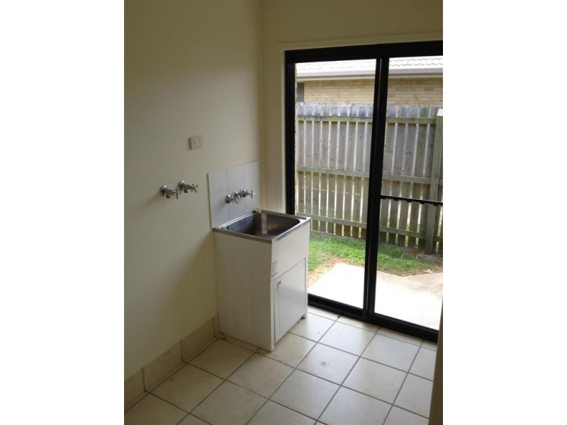 8 WHISTLER COURT, Eli Waters QLD 4655