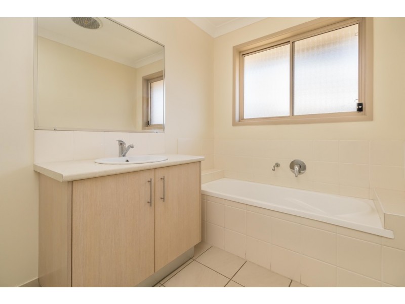 2/36A Tavistock Street, Torquay QLD 4655
