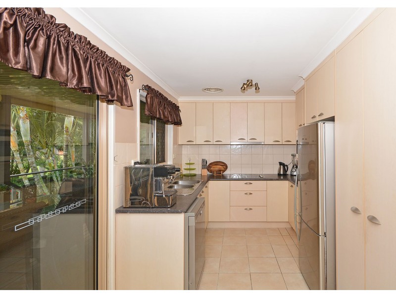 15 Hayworth Street, Point Vernon QLD 4655