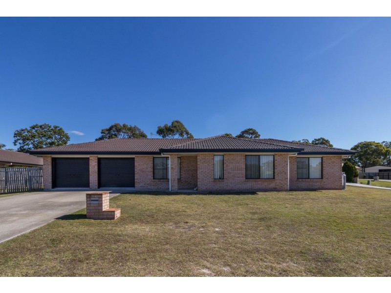 13 Topaz Circuit, Urangan QLD 4655