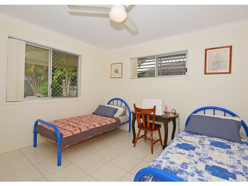 6 Gibbs Street, Urangan QLD 4655