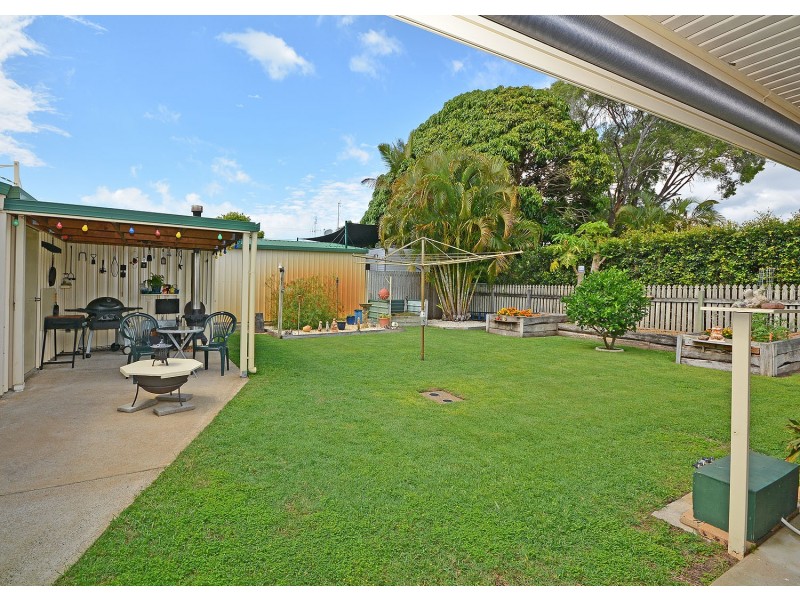 6 Gibbs Street, Urangan QLD 4655