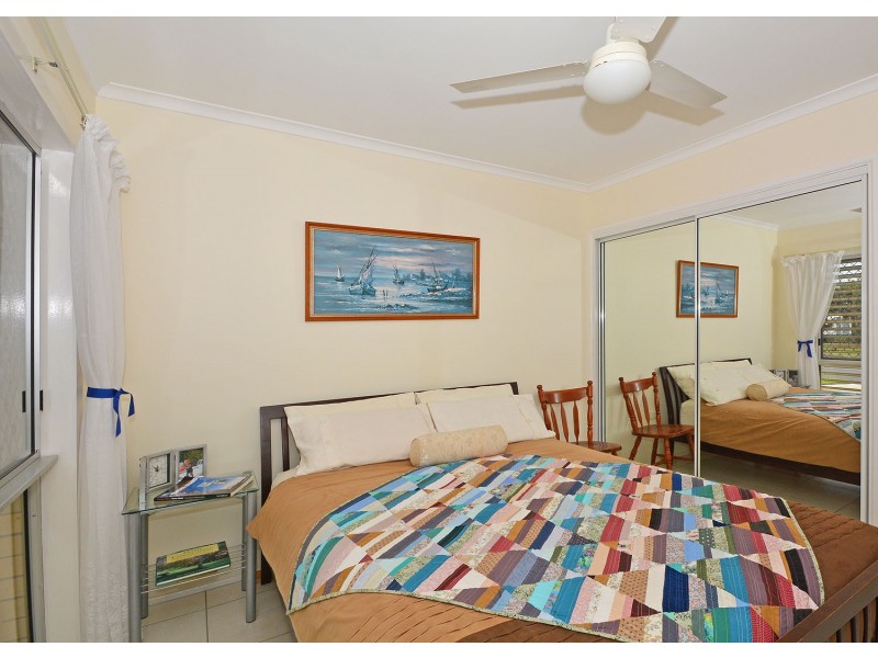 6 Gibbs Street, Urangan QLD 4655