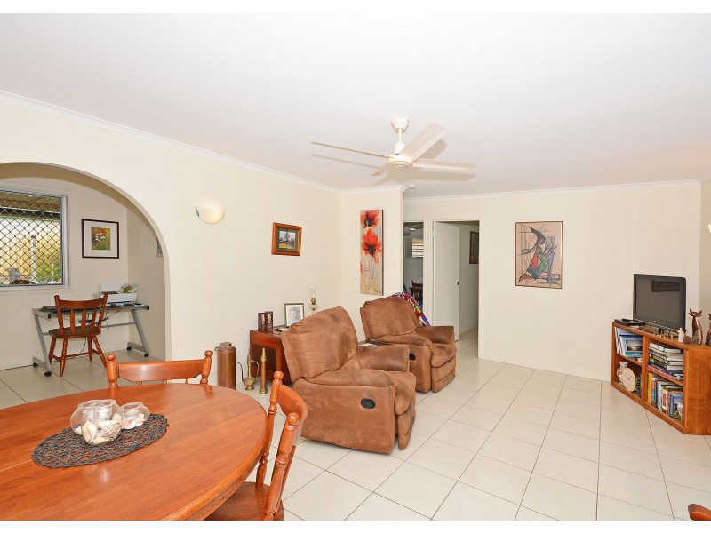 6 Gibbs Street, Urangan QLD 4655