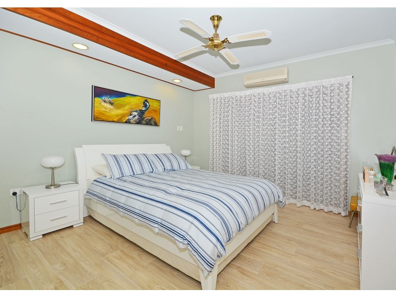 37 Bideford St, Torquay QLD 4655