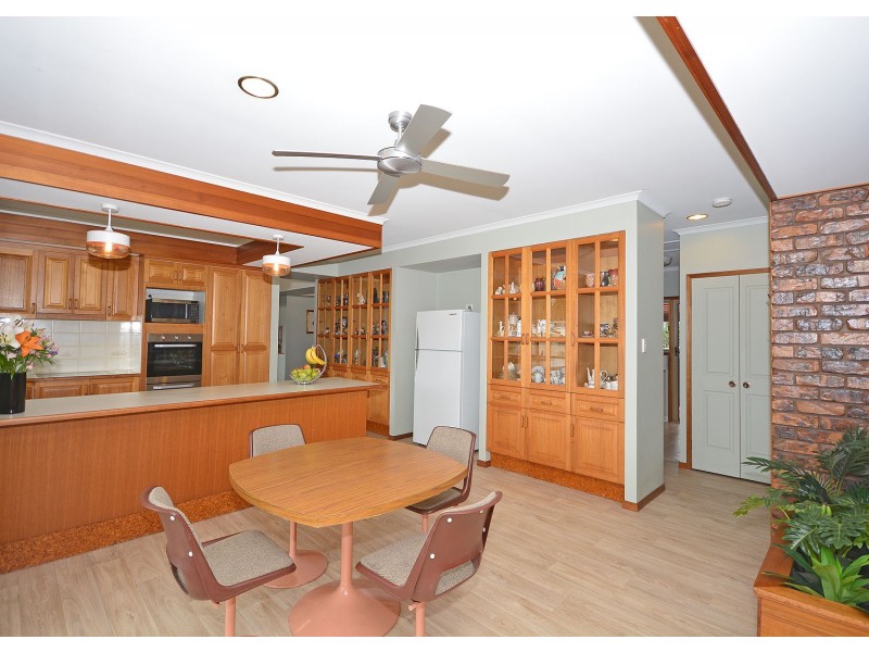 37 Bideford St, Torquay QLD 4655