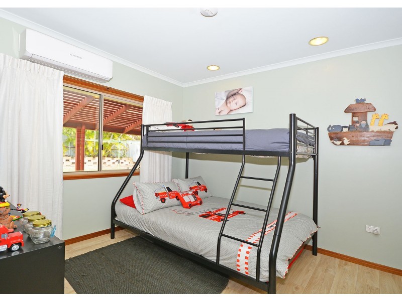 37 Bideford St, Torquay QLD 4655