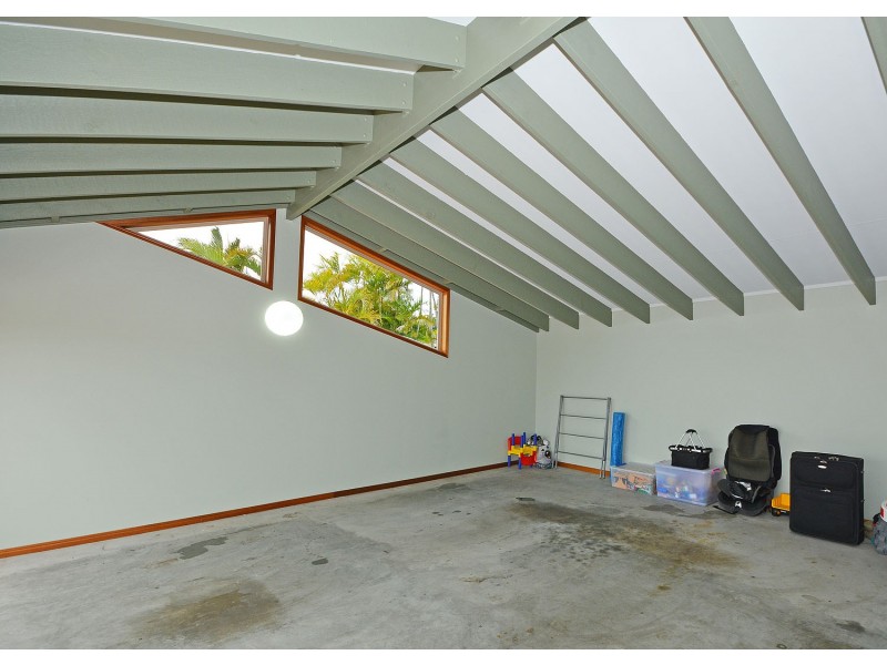 37 Bideford St, Torquay QLD 4655