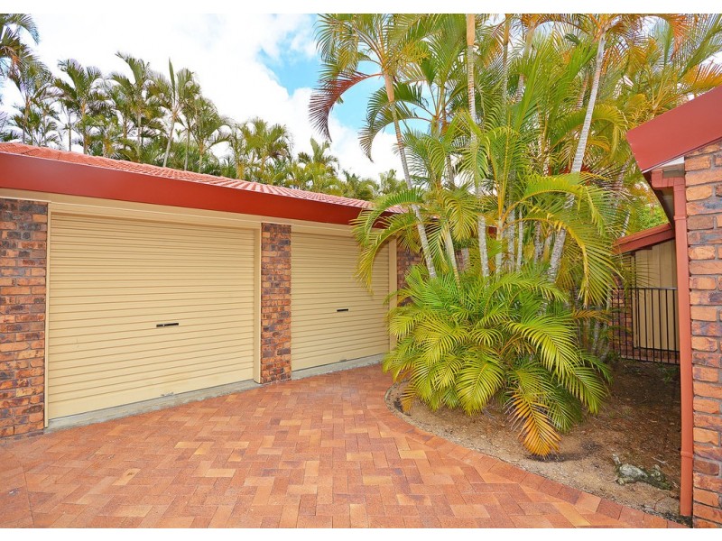 37 Bideford St, Torquay QLD 4655