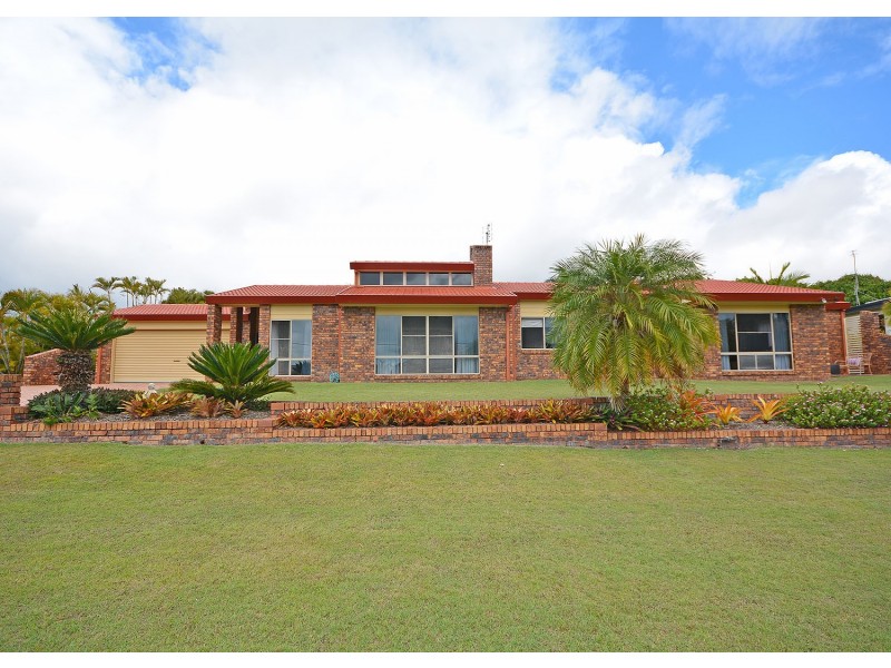 37 Bideford St, Torquay QLD 4655