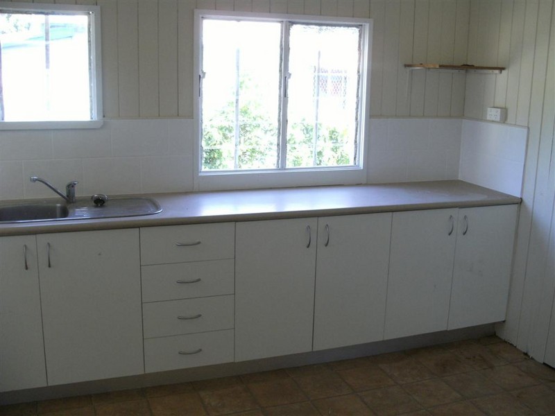 20 KING, Urangan QLD 4655