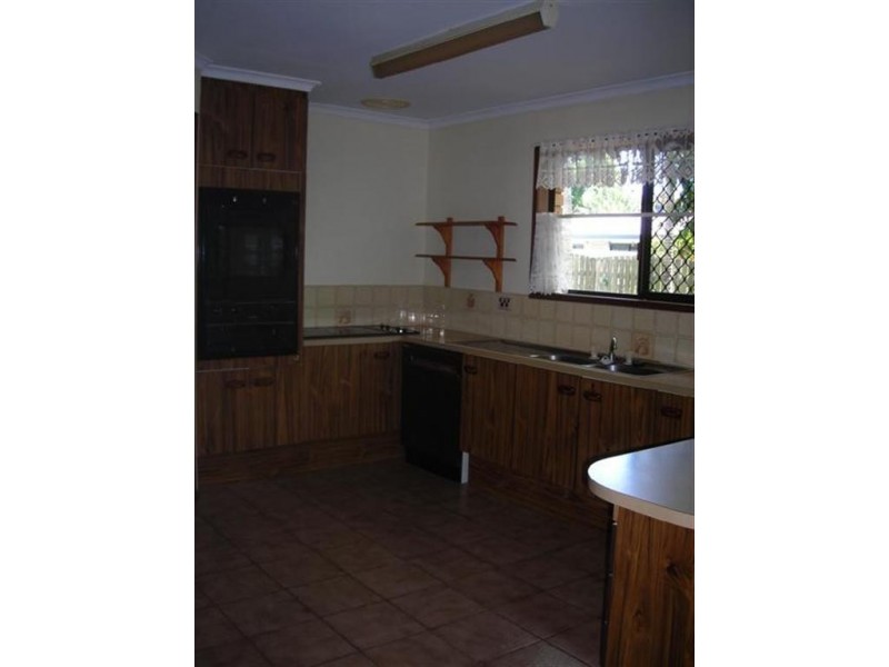 53 South Street, Urangan QLD 4655