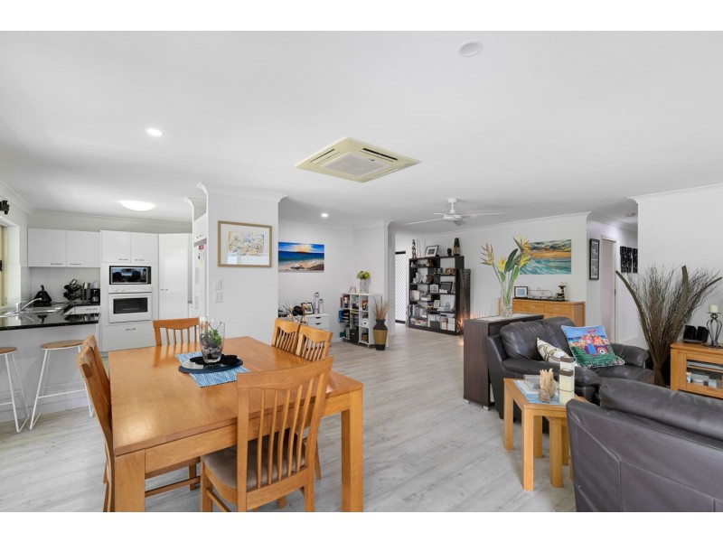 52 Ann Street, Torquay QLD 4655