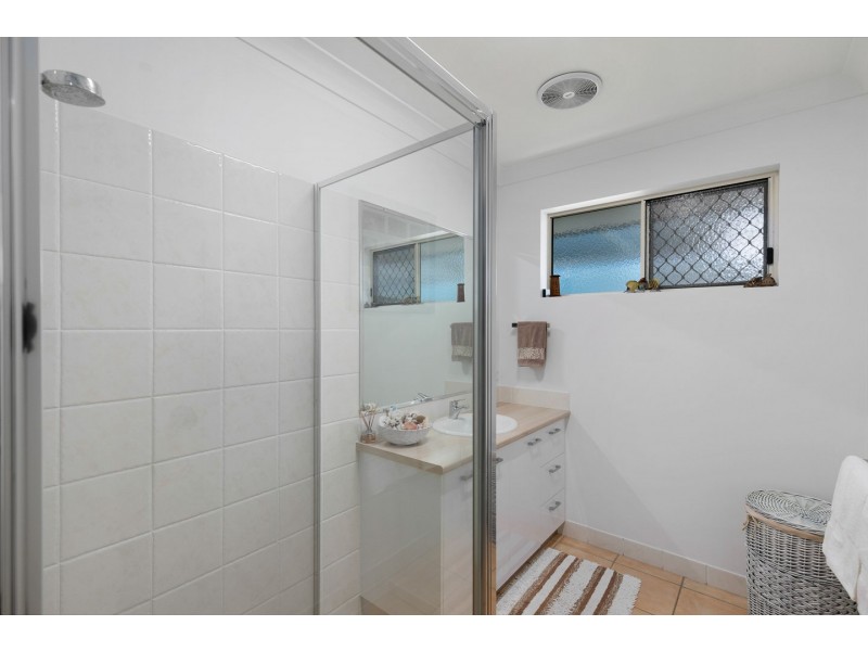 52 Ann Street, Torquay QLD 4655