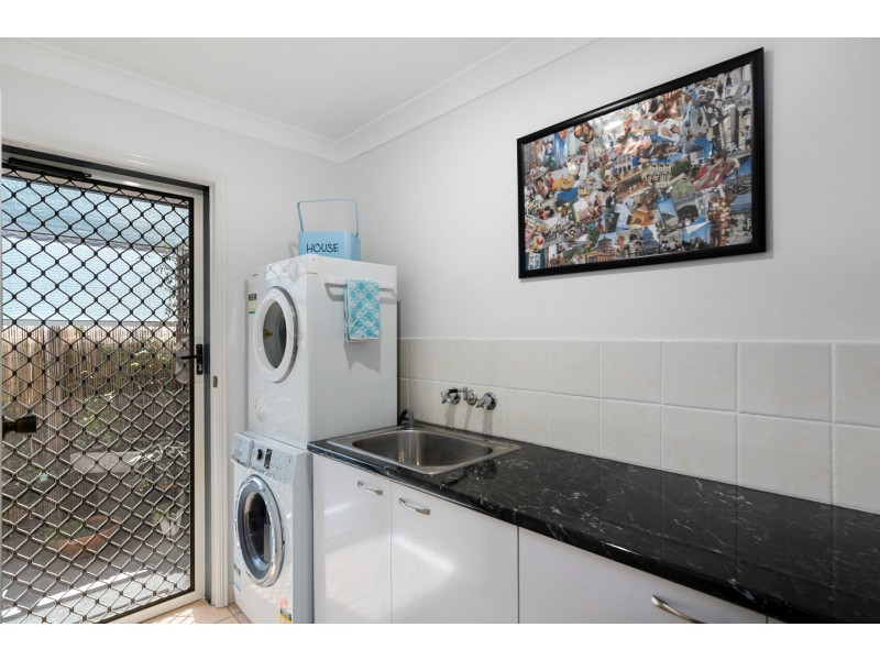 52 Ann Street, Torquay QLD 4655