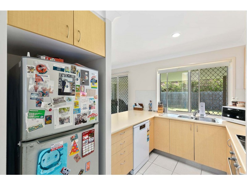 5 Genoa Court, Point Vernon QLD 4655