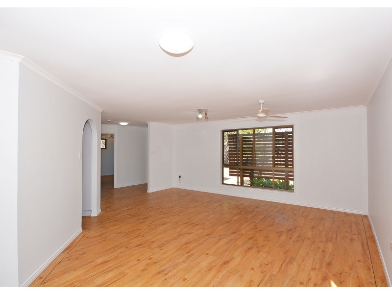 42 Limpus Street, Urangan QLD 4655