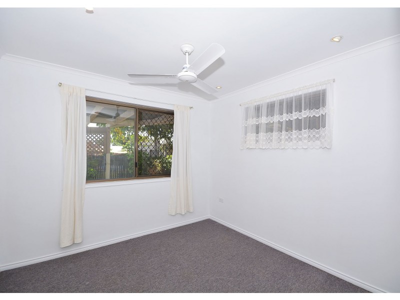 42 Limpus Street, Urangan QLD 4655