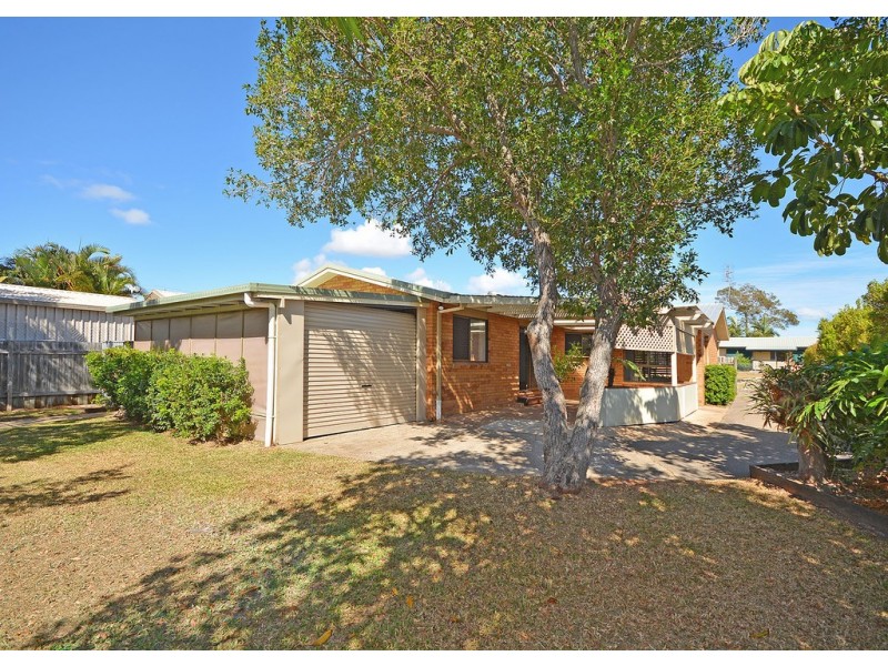 42 Limpus Street, Urangan QLD 4655