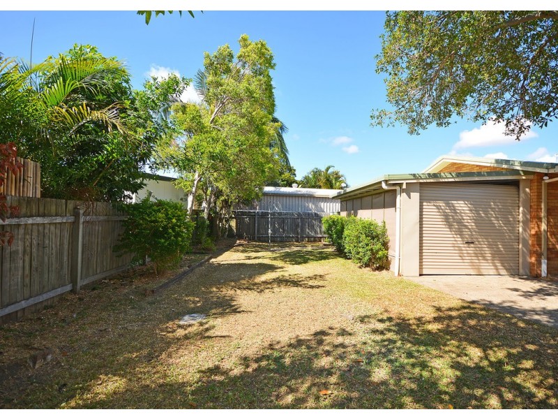 42 Limpus Street, Urangan QLD 4655