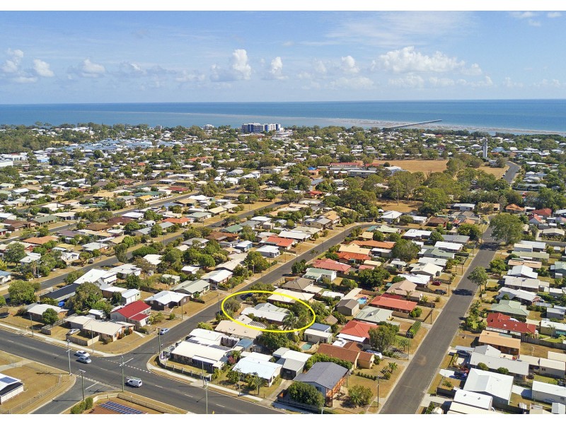 42 Limpus Street, Urangan QLD 4655