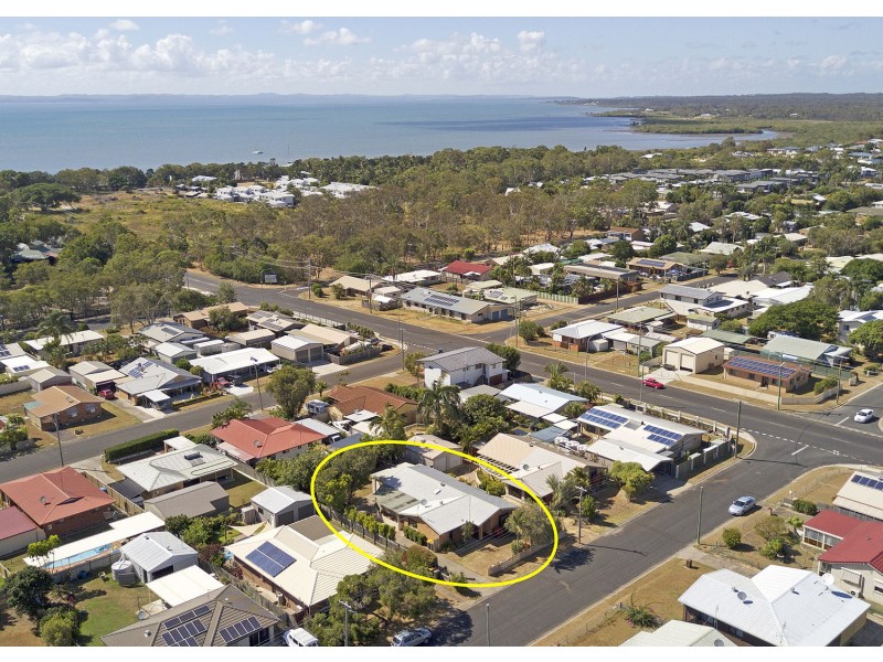 42 Limpus Street, Urangan QLD 4655