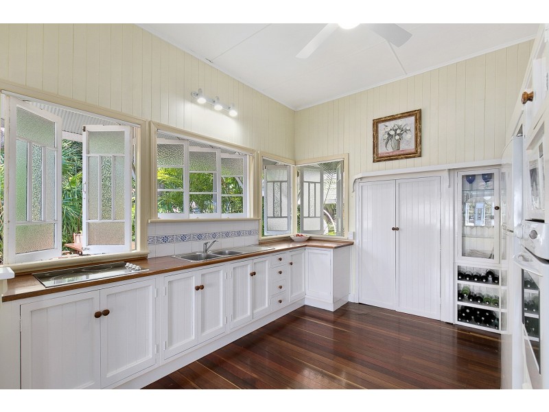 9 Down Street, Scarness QLD 4655