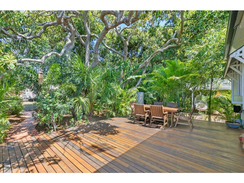 9 Down Street, Scarness QLD 4655