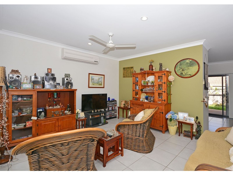 9/142-146 Elizabeth St, Urangan QLD 4655