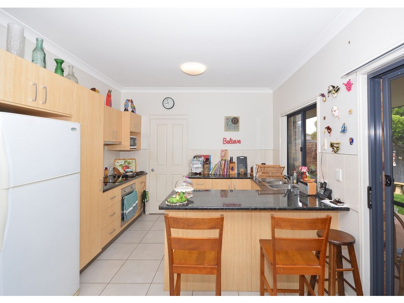 9/142-146 Elizabeth St, Urangan QLD 4655