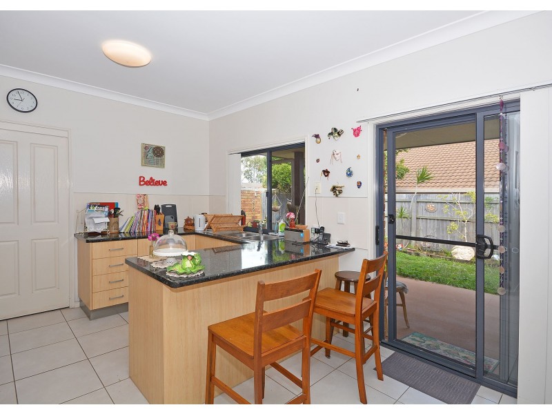 9/142-146 Elizabeth St, Urangan QLD 4655