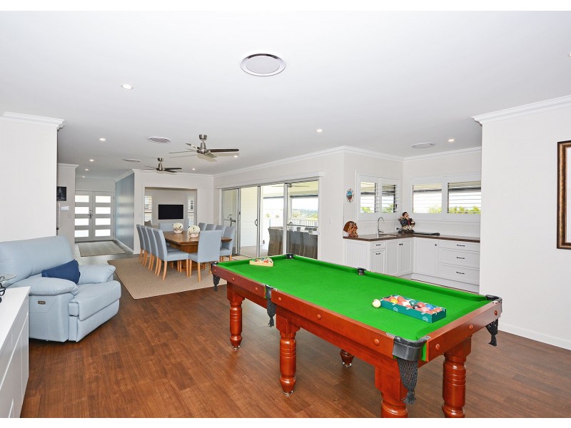 196-198 Cove Boulevard, River Heads QLD 4655