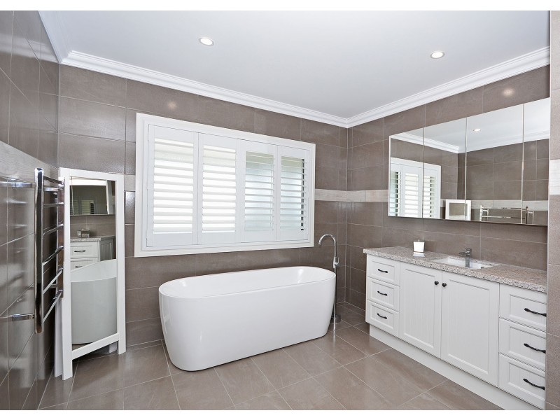 196-198 Cove Boulevard, River Heads QLD 4655