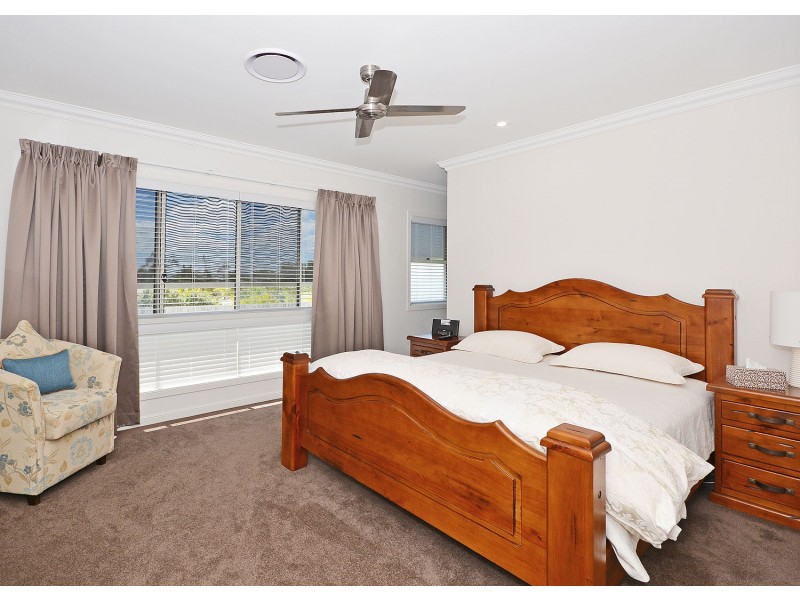 196-198 Cove Boulevard, River Heads QLD 4655