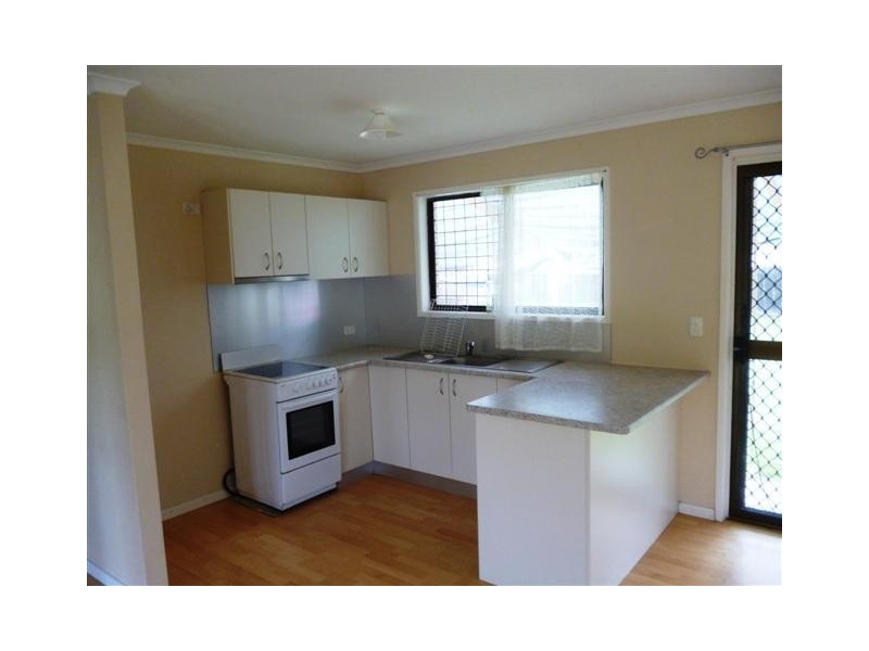 5 Howlett Street, Urangan QLD 4655