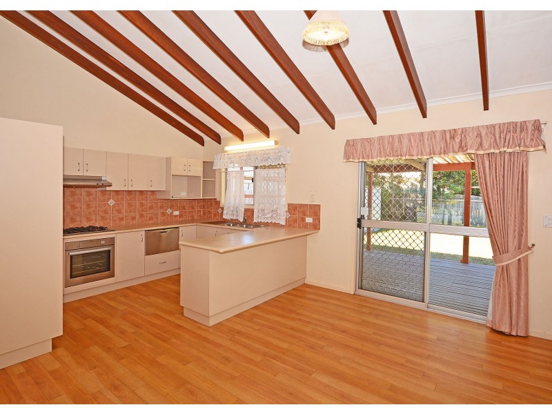 10 Owen Crescent, Urangan QLD 4655
