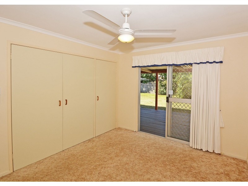 10 Owen Crescent, Urangan QLD 4655