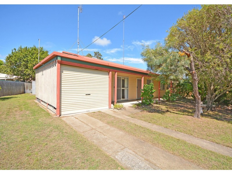 10 Owen Crescent, Urangan QLD 4655