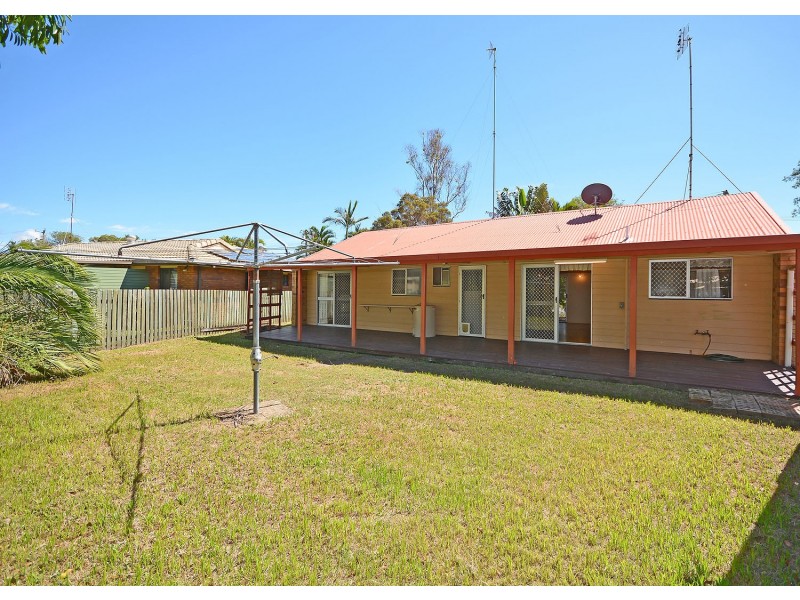 10 Owen Crescent, Urangan QLD 4655