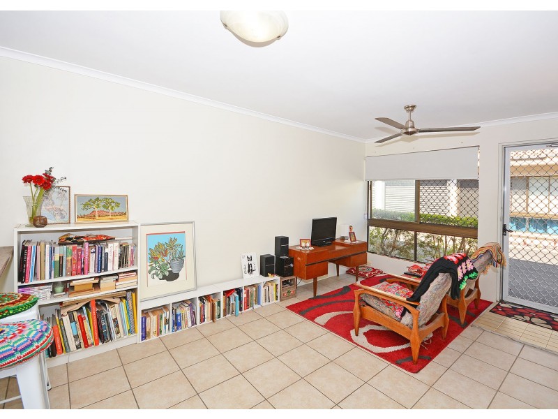 8/10 Mckean Road, Scarness QLD 4655