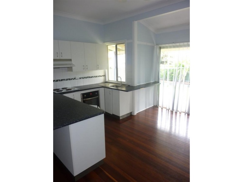 27 CARINGA STREET, Urangan QLD 4655
