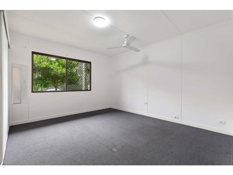 89 Pulgul Street, Urangan QLD 4655