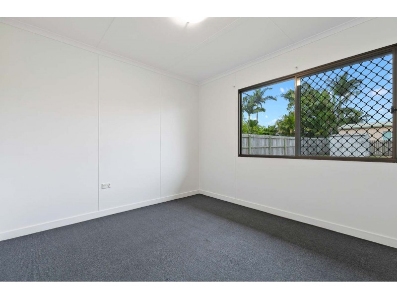 89 Pulgul Street, Urangan QLD 4655