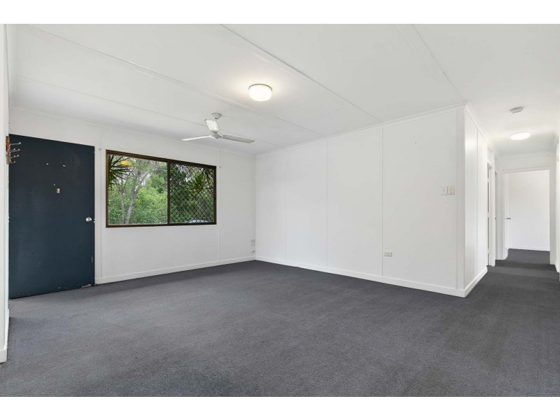 89 Pulgul Street, Urangan QLD 4655