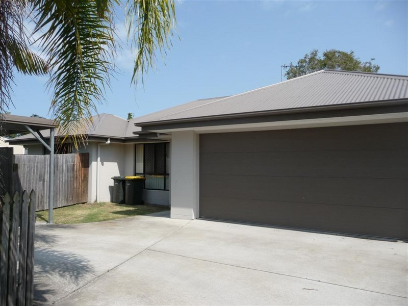7b Debra Court, Urangan QLD 4655