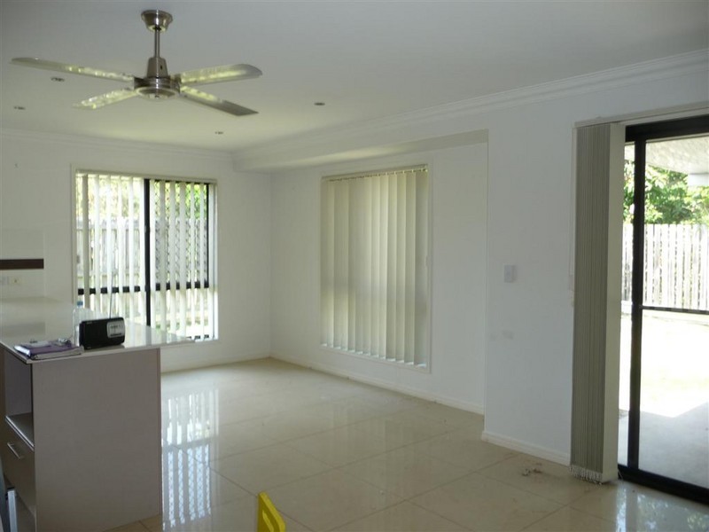 7b Debra Court, Urangan QLD 4655