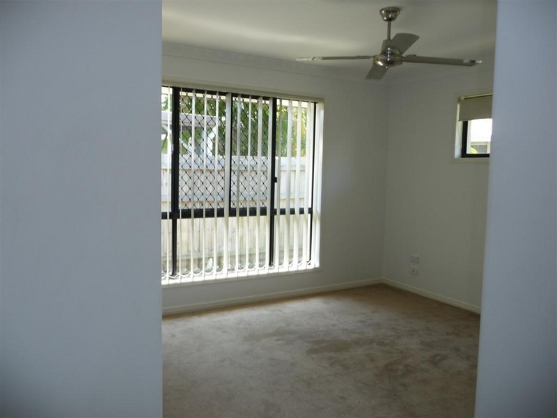 7b Debra Court, Urangan QLD 4655
