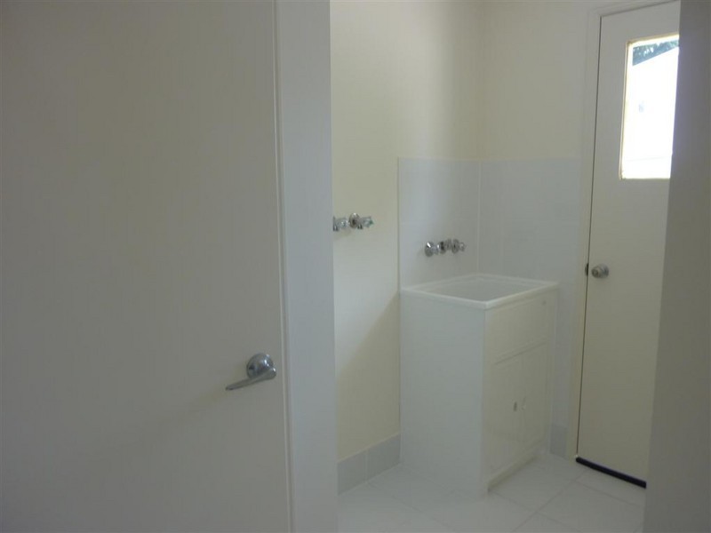 80C CORFIELD, Point Vernon QLD 4655
